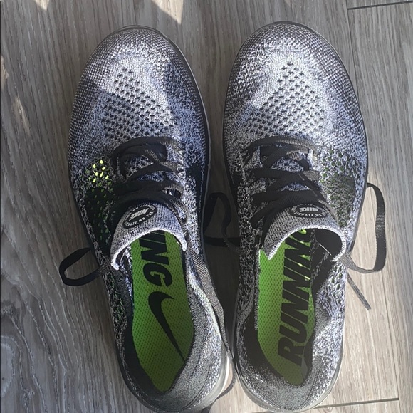 Brand new Nike Running Shoes - Picture 2 of 8